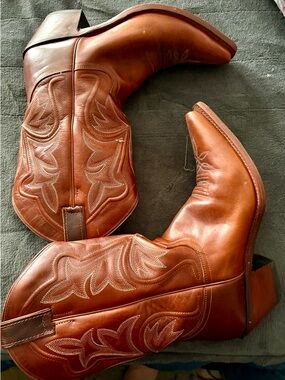 Justin Boots Tan Leather Western Embroidered Heeled Boots